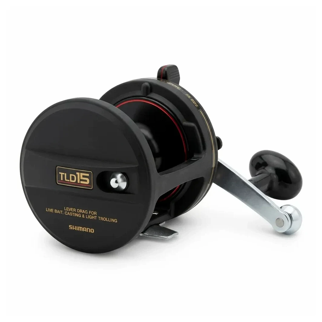Carrete Shimano TLD15 negro con arrastre por palanca, vista de tres cuartos