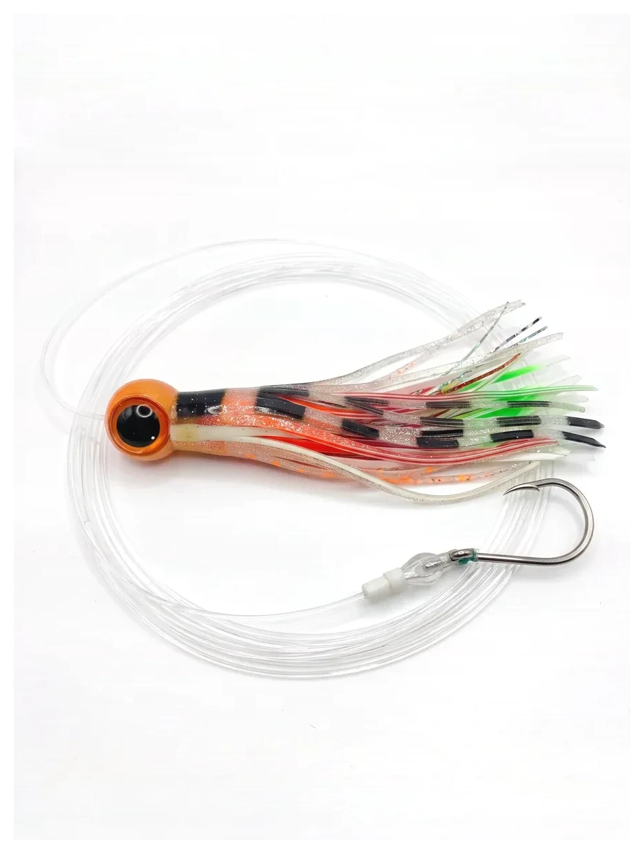 Q Lure Nash Performance de 22 pulgadas con cabeza naranja, líder y anzuelo sobre fondo blanco
