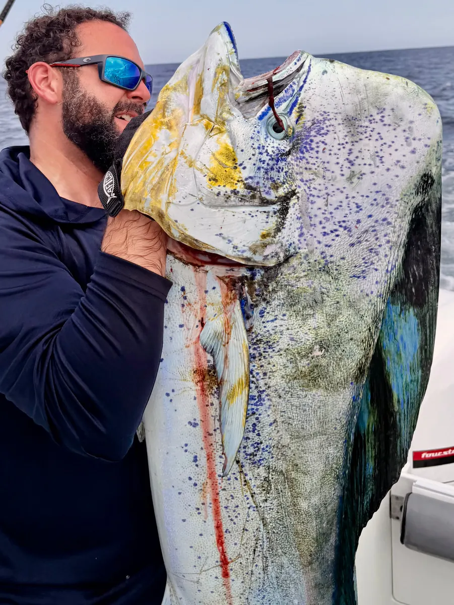 Dorado capturado en una pesca real en México